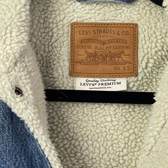 Levi’s Sherpa Denim Jacket Women’s XS Boho Coastal Cowgirl Western Trucker Jean - Picture 6 of 12